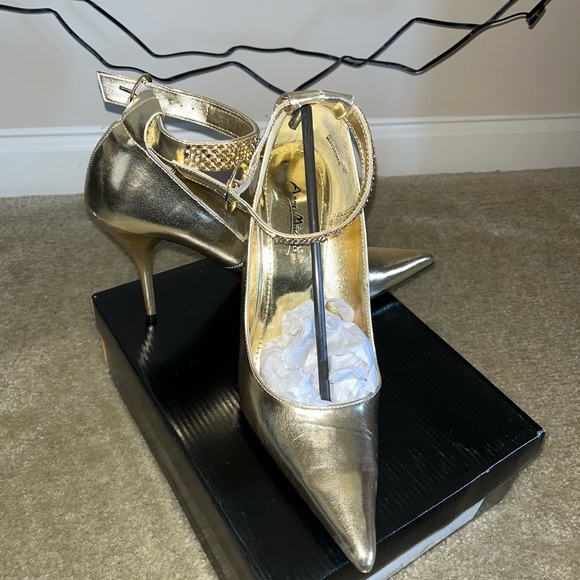 Anne Michelle Metallic Gold Heels Sz 10 - Picture 2 of 4